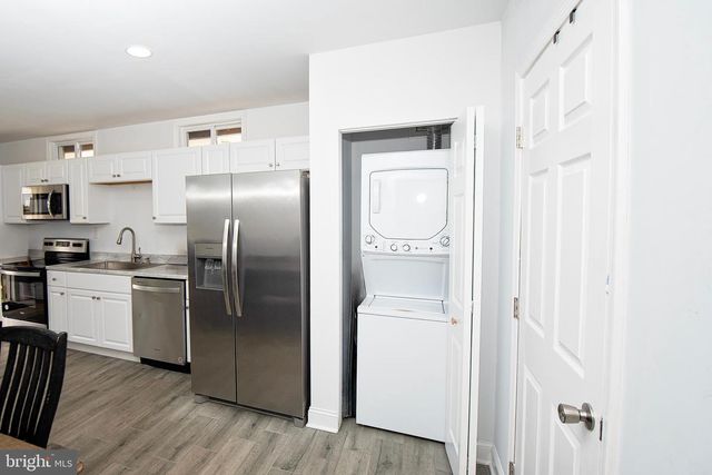 121 MAIN ST, Southampton, NJ 08088