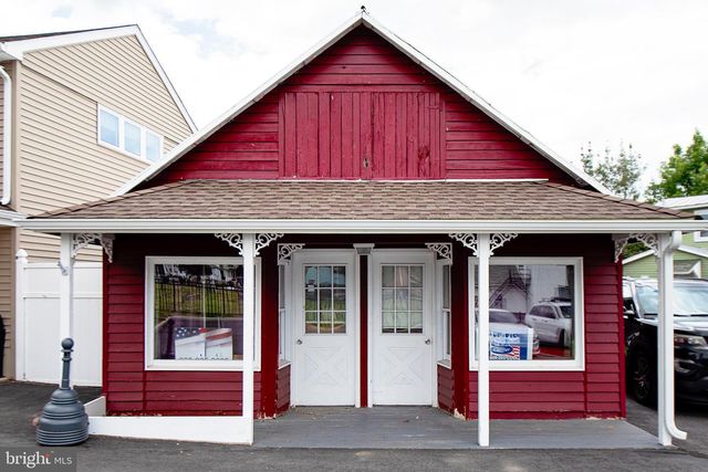 121 MAIN ST, Southampton, NJ 08088