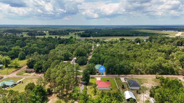 148 Engelbrecht Road, Defuniak Springs, FL 32433