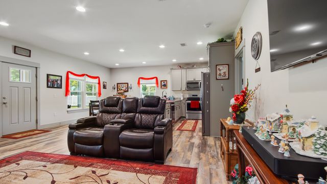 148 Engelbrecht Road, Defuniak Springs, FL 32433