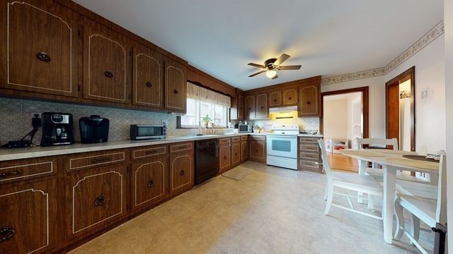 99 Barnes 2, Boston, MA 02128