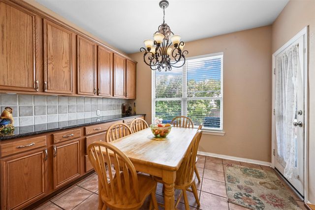 414 Rocky Creek Drive, Mansfield, TX 76063