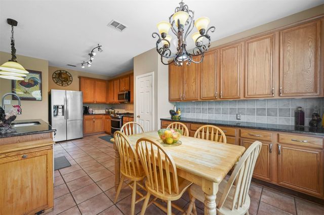 414 Rocky Creek Drive, Mansfield, TX 76063