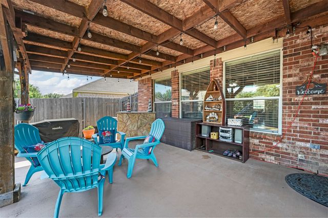 414 Rocky Creek Drive, Mansfield, TX 76063