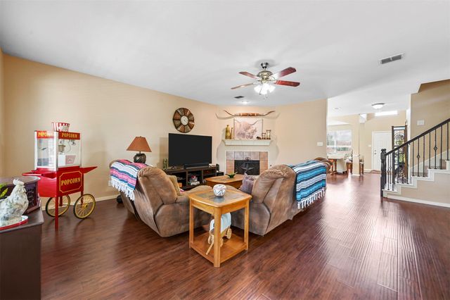 414 Rocky Creek Drive, Mansfield, TX 76063