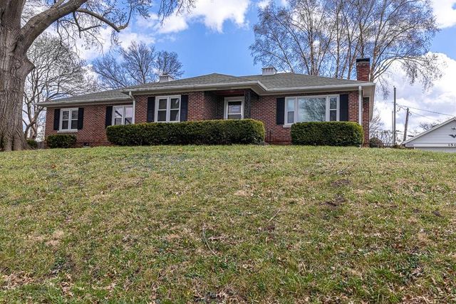 1505 S 39th Street, St Joseph, MO 64507