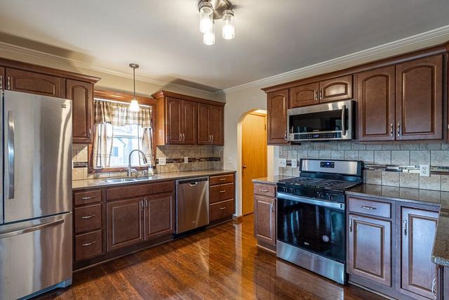 1505 S 39th Street, St Joseph, MO 64507