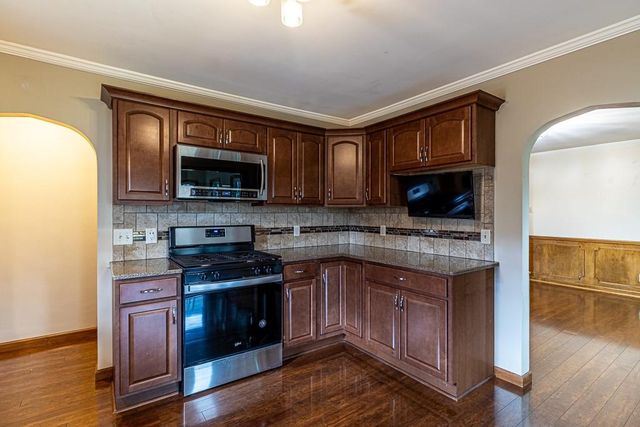 1505 S 39th Street, St Joseph, MO 64507