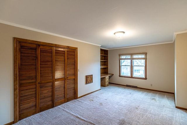 1505 S 39th Street, St Joseph, MO 64507