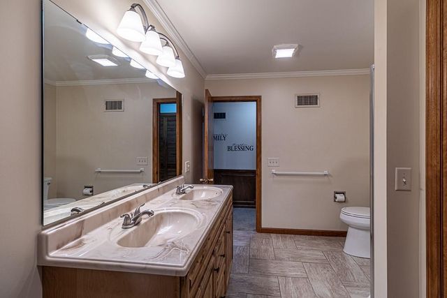 1505 S 39th Street, St Joseph, MO 64507