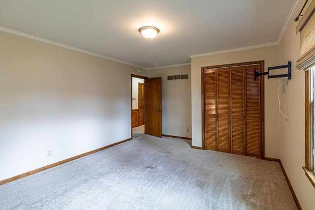 1505 S 39th Street, St Joseph, MO 64507