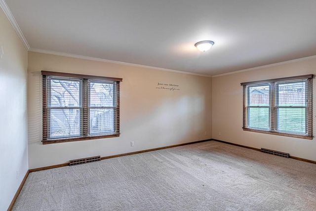 1505 S 39th Street, St Joseph, MO 64507