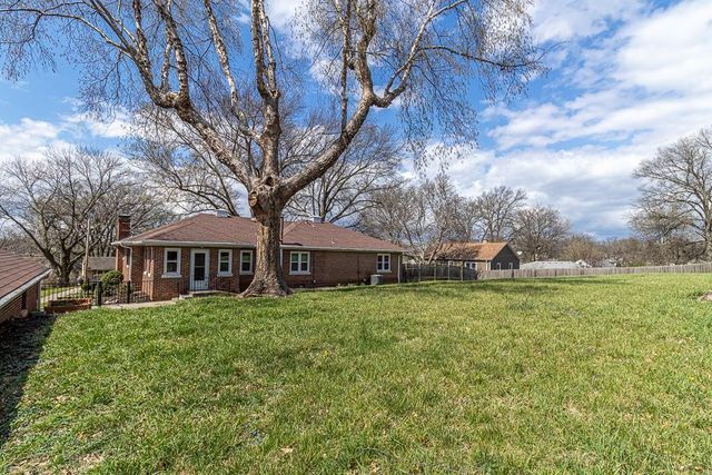 1505 S 39th Street, St Joseph, MO 64507