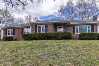 1505 S 39th Street, St Joseph, MO 64507