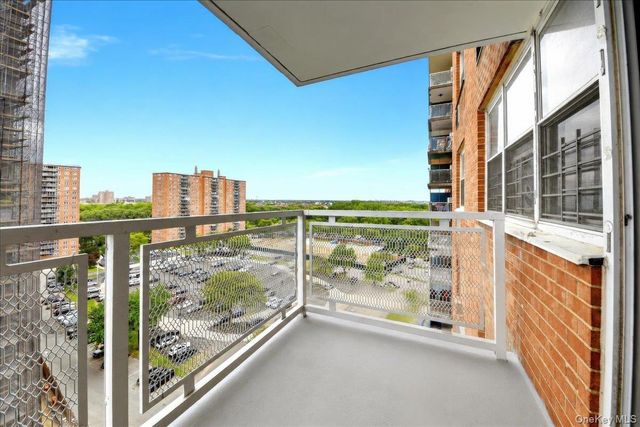 880 Boynton Avenue 13A, Bronx, NY 10473