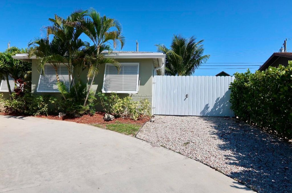 1314 Barrington Drive, West Palm Beach, FL 33406
