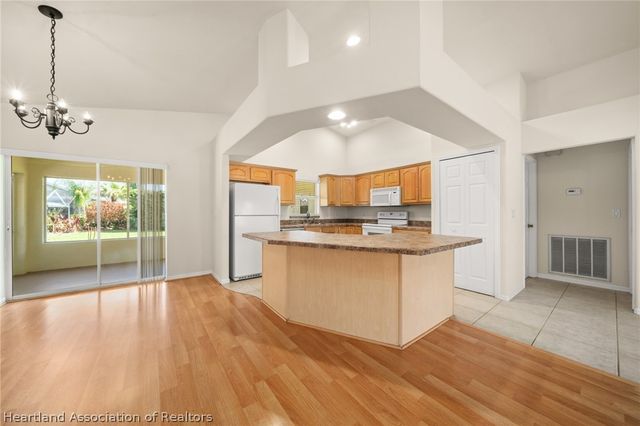 2800 Boulder Court, Sebring, FL 33875