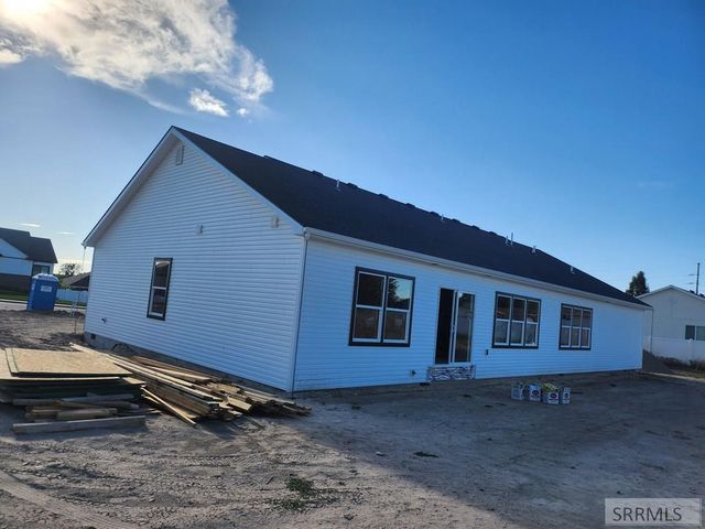 735 Sunset Court, Shelley, ID 83274