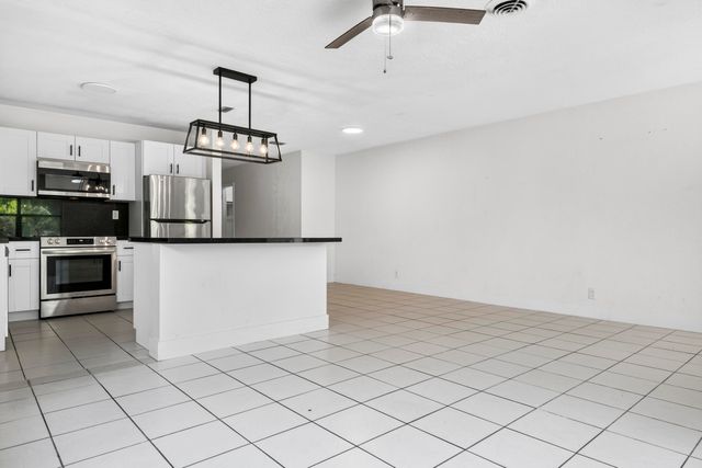 1515 NW 8TH Avenue, Fort Lauderdale, FL 33311