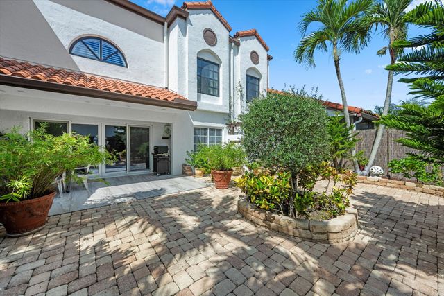 13514 Fountain View Boulevard, Wellington, FL 33414