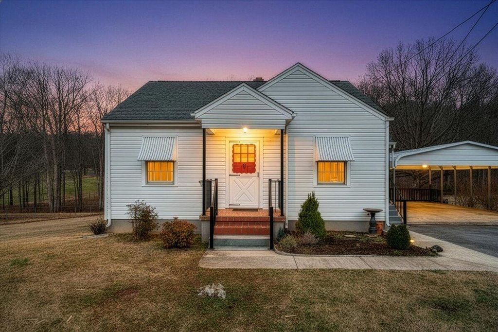 5344 Downing ST, Roanoke, VA 24018