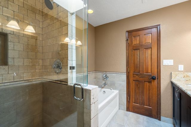 5024 Calle De Tierra NE, Albuquerque, NM 87111