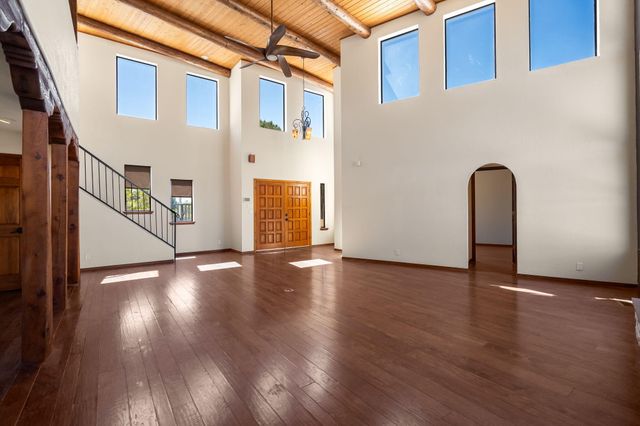 5024 Calle De Tierra NE, Albuquerque, NM 87111