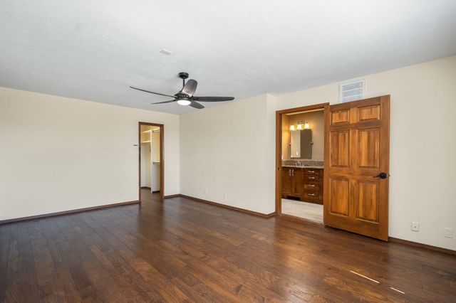 5024 Calle De Tierra NE, Albuquerque, NM 87111