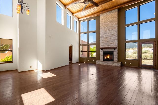 5024 Calle De Tierra NE, Albuquerque, NM 87111