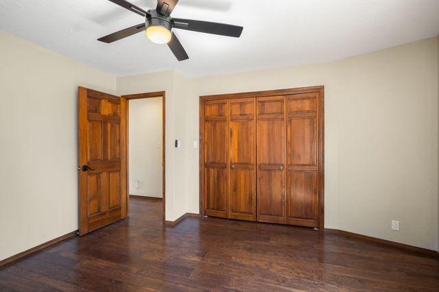 5024 Calle De Tierra NE, Albuquerque, NM 87111