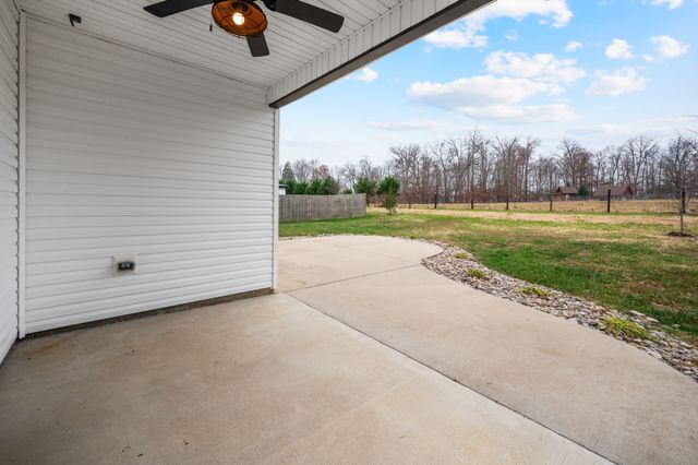 274 Crusaw Dr, Clarksville, TN 37043