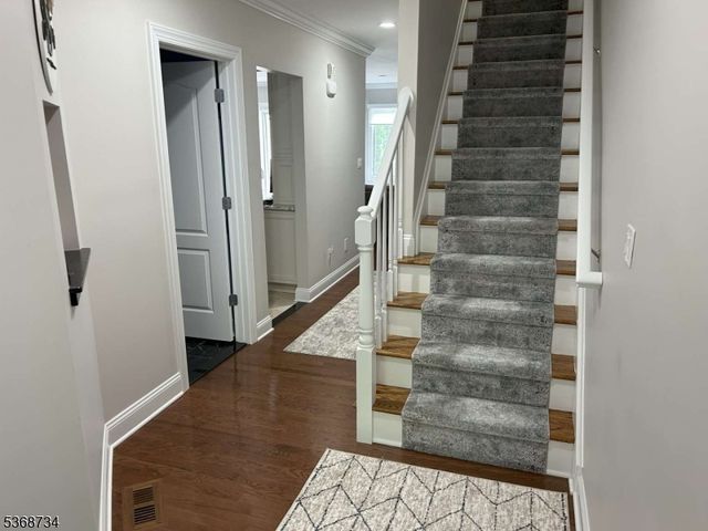 22 Eggers Ct, Summit City, NJ 07901