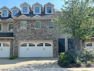 22 Eggers Ct, Summit City, NJ 07901
