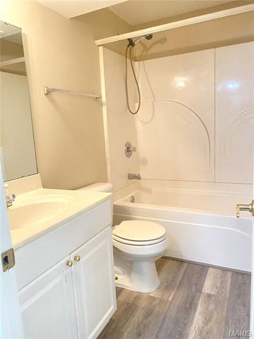 2300 Willows Court, Washington, MO 63090