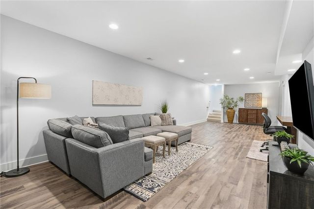 21366 W 117th Terrace, Olathe, KS 66061