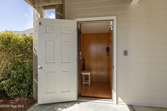 305 Joan Court, Beaufort, NC 28516