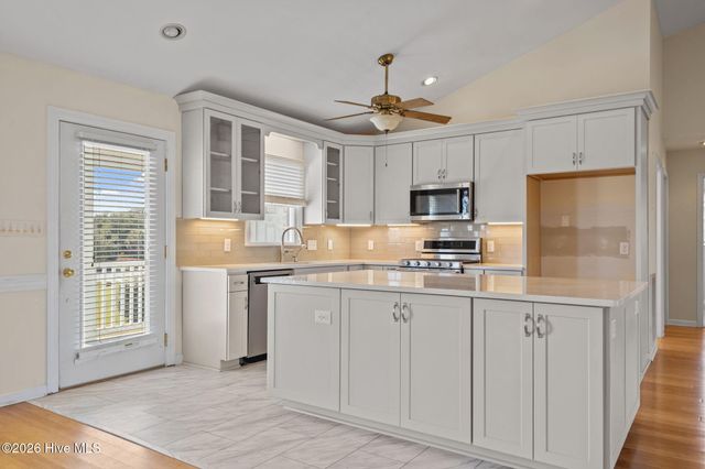 305 Joan Court, Beaufort, NC 28516