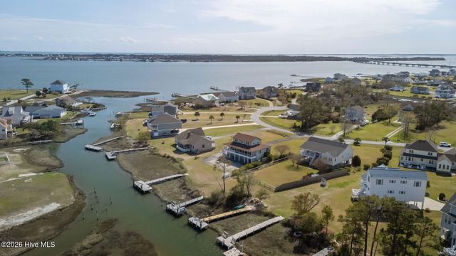 305 Joan Court, Beaufort, NC 28516