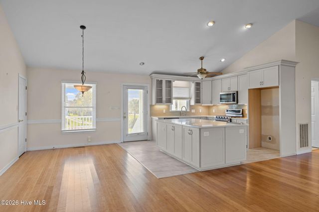 305 Joan Court, Beaufort, NC 28516