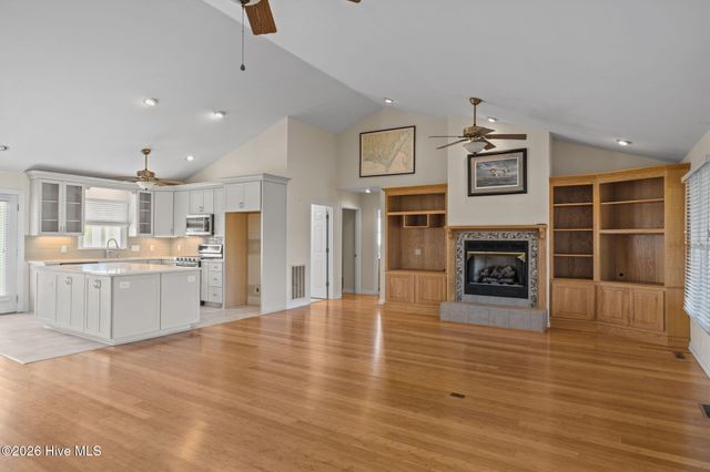 305 Joan Court, Beaufort, NC 28516