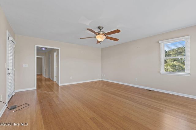 305 Joan Court, Beaufort, NC 28516