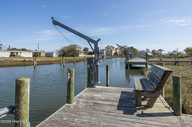 305 Joan Court, Beaufort, NC 28516