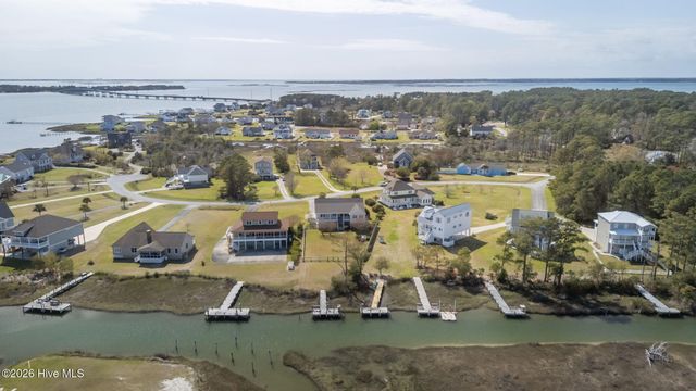 305 Joan Court, Beaufort, NC 28516