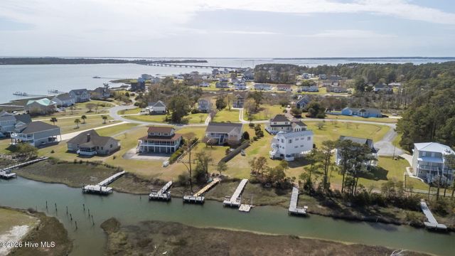305 Joan Court, Beaufort, NC 28516