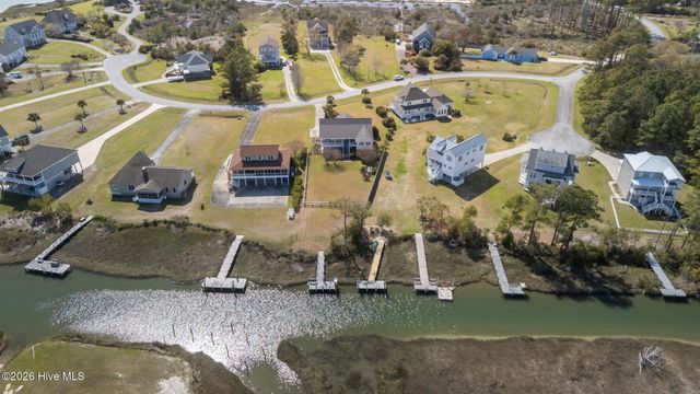 305 Joan Court, Beaufort, NC 28516
