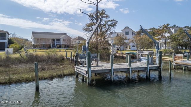 305 Joan Court, Beaufort, NC 28516