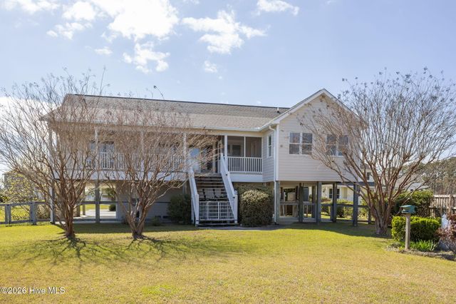 305 Joan Court, Beaufort, NC 28516