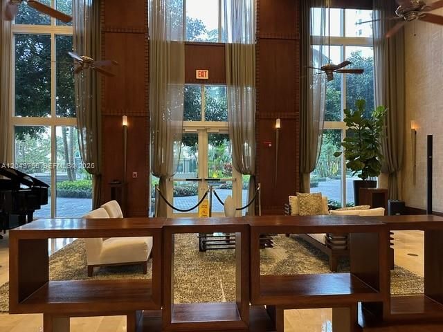 19501 W Country Club Drive 406, Aventura, FL 33180
