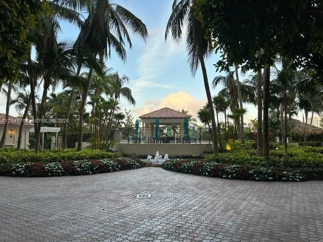 19501 W Country Club Drive 406, Aventura, FL 33180