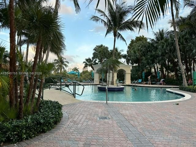 19501 W Country Club Drive 406, Aventura, FL 33180